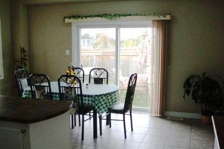 2 Laurelbank Cres, Georgina, L4P4H6 | Image 3