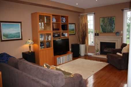 48 Cozens Dr, Richmond Hill, L4E4W6 | Image 3