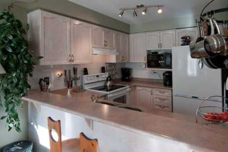 100 Woodroof Cres, Aurora, L4G7H3 | Image 2