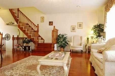 32 Orchid Rd, Markham, L3T7T6 | Image 3