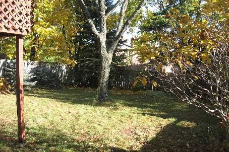 30 Moffat Cres, Aurora, L4G4Z8 | Image 3