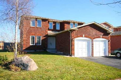 Detached House sold at 2 Viewmark Drive, Richmond Hill, Ontario, L4S1C9 - Devonsleigh - MLS: N1992892