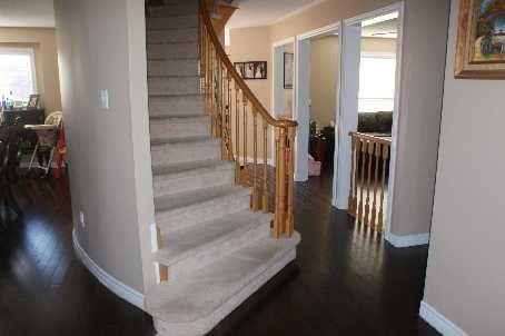 97 Depeuter Cres, Bradford West Gwillimbury, L3Z3A2 | Image 2