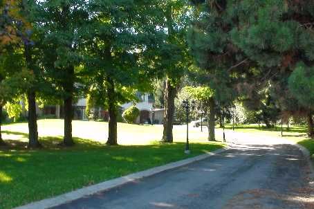 24 Dew Drop Crt, Vaughan, L6A1E9 | Image 2