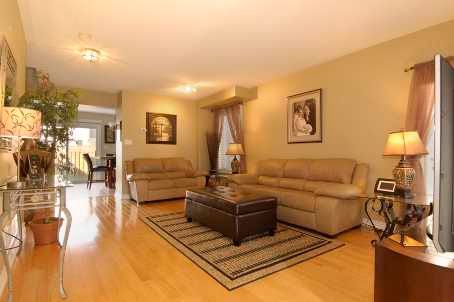 62 Victoria Wood Ave, Markham, L6E1K1 | Image 2