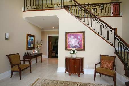 65 Kingswood Dr, King, L7B1K8 | Image 2