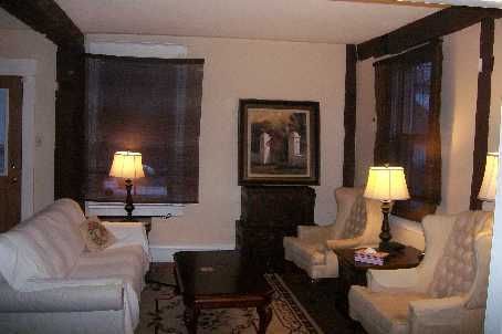 30 Elizabeth St S, Richmond Hill, L4C3V4 | Image 2