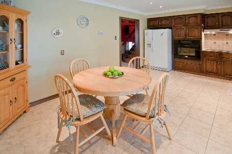 30 Forest Circle Crt, Vaughan, L4L1N9 | Image 3