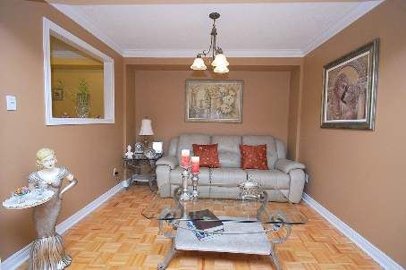 173 Rosanna Cres, Vaughan, L6A2T4 | Image 2