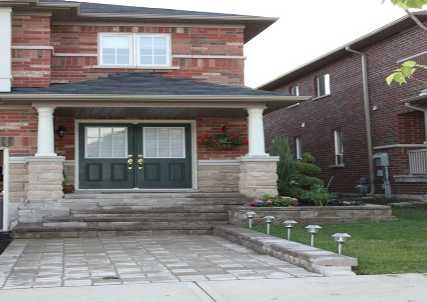 75 Maffey Cres, Richmond Hill, L4S0A8 | Image 2