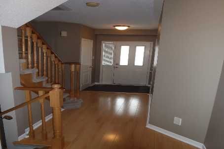 15 Mugford Rd, Aurora, L4G7H4 | Image 2