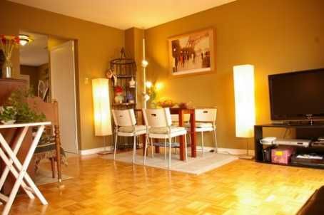 42 Coventry Crt, Richmond Hill, L4C8B8 | Image 2