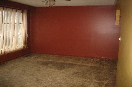 376 Agar Ave, Bradford West Gwillimbury, L3Z1H5 | Image 3