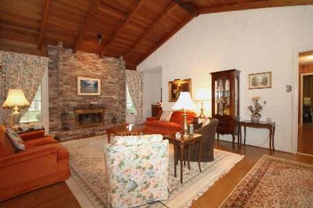 3 Oakbank Rd, Vaughan, L4S2B8 | Image 2