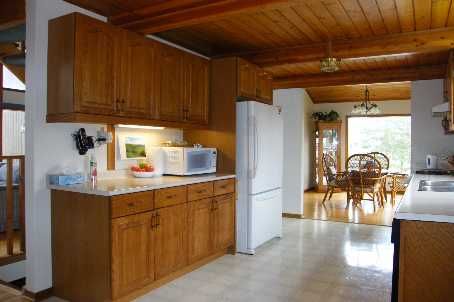 33 Lake Dr E, Georgina, L4P3E9 | Image 3