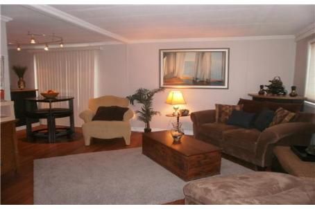 5 Broadway Ave, Innisfil, L9S1M9 | Image 2