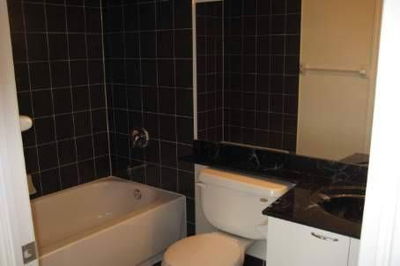 Unit 203 — 310 Red Maple Rd, Richmond Hill - Langstaff image-0-4