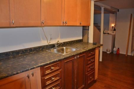 25 Bailey Cres, Aurora, L4G2B2 | Image 2