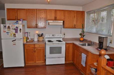 25 Bailey Cres, Aurora, L4G2B2 | Image 3