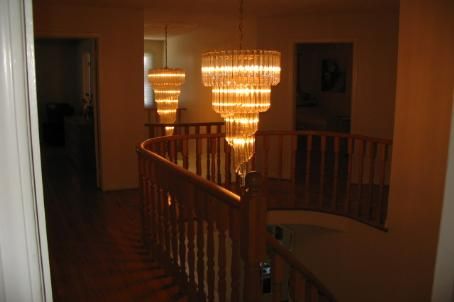 358 Valleymede Dr, Richmond Hill, L4B3E8 | Image 3