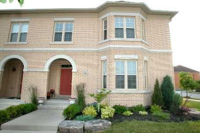 Semi-Detached House sold at 136 Prince Regent Street, Markham, Ontario, L6C0A7 - Cathedraltown - MLS: N2168741
