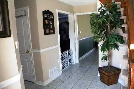 6 Amberview Dr, Georgina, L4P3X6 | Image 3