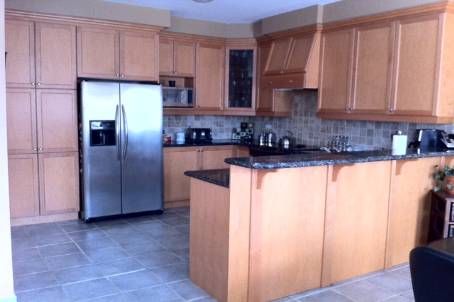 101 Jefferson Forest Dr, Richmond Hill, L4E4J4 | Image 2