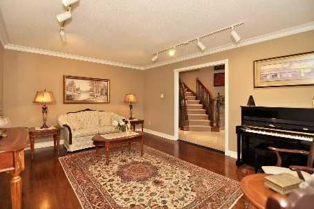 7 Boake Tr, Richmond Hill, L4B2H2 | Image 3
