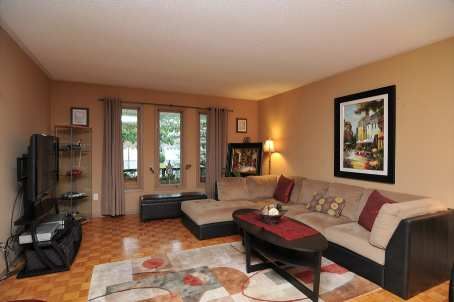 148 Castlehill Rd, Vaughan, L6A1N7 | Image 2