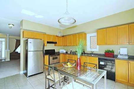 5 Forest Valley Rd, Markham, L6E1V1 | Image 3