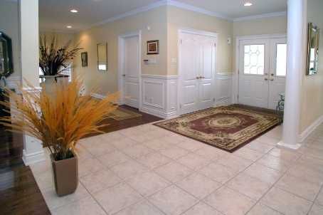 128 Carmela Ave, Richmond Hill, L4E2V6 | Image 2