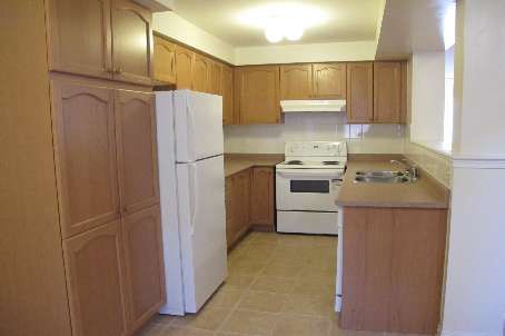 516 Bur Oak Ave, Markham, L6C3A9 | Image 2