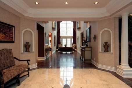 65 Offord Cres, Aurora, L4G3G8 | Image 2