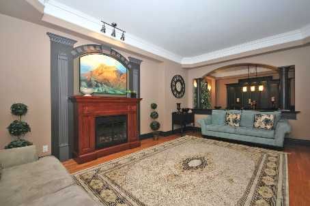 129 Lakeland Cres, Richmond Hill, L4E3A1 | Image 2