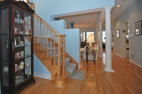 103 Colesbrook Rd, Richmond Hill, L4S2G3 | Image 3