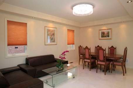 21 Berger Ave, Markham, L6B0B6 | Image 2