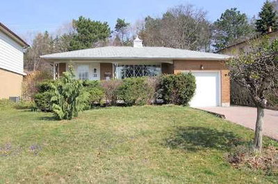 Detached House sold at 32 Blue Spruce Lane, Markham, Ontario, L3T3W9 - Royal Orchard - MLS: N2318917