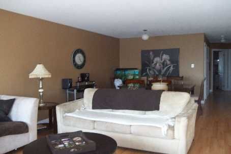 4 Smith St, Bradford West Gwillimbury, L3Z3C9 | Image 2