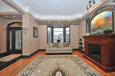 129 Lakeland Cres, Richmond Hill, L4E3A1 | Image 2