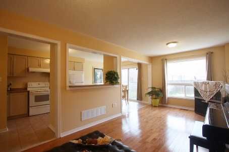 58 Warren Bradley St, Markham, L6C2W4 | Image 2