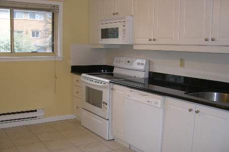 11 - 100 Henderson Ave, Markham, L3T2K8 | Image 2