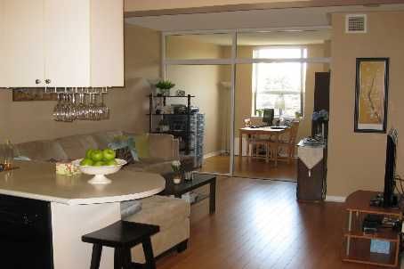 307 - 7398 Yonge St, Vaughan, L4J1V8 | Image 2