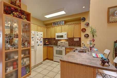 224 Yorkland St, Richmond Hill, L4S1A2 | Image 2