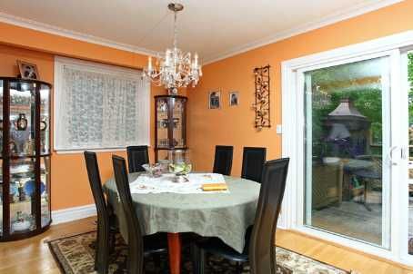 234 Sussex Ave, Richmond Hill, L4C2G4 | Image 3