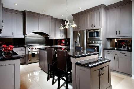 27 Heaney Crt, Aurora, L4G0J7 | Image 3