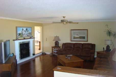 567 Lake Dr E, Georgina, L0E1S0 | Image 3