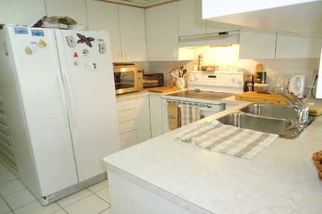 909 - 309 Major Mackenzie Dr, Richmond Hill, L4C9V5 | Image 2