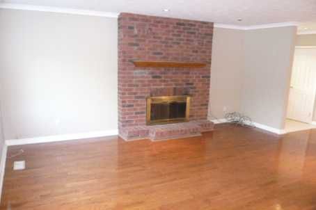 405 Taylor Mills Dr N, Richmond Hill, L4C2V1 | Image 2