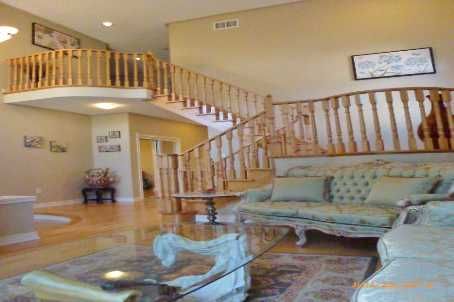 28 Gemini Cres, Richmond Hill, L4S2K6 | Image 3