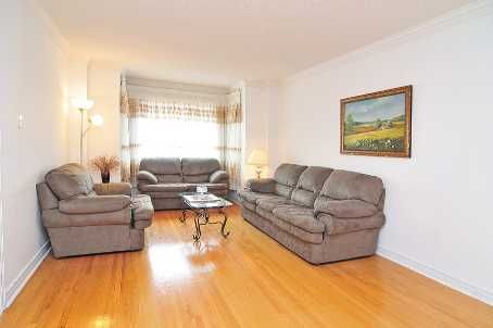 203 Valleymede Dr, Richmond Hill, L4B3S4 | Image 3